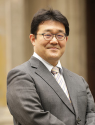 文学部長 玉木 興慈